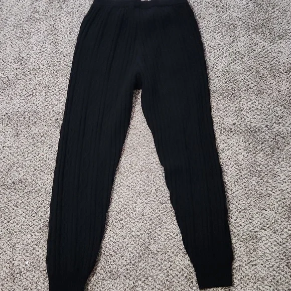 ALO Yoga Black Cable Knit Pants - Picture 4 of 4